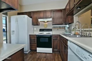 Photo #5: 6366217 Listing