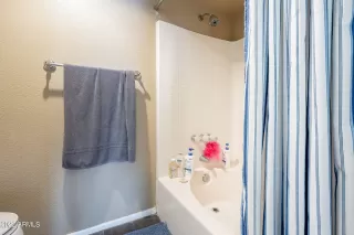 Photo #6: 6366281 Listing