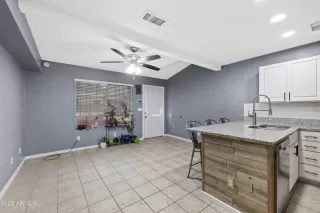 Photo #3: 6366379 Listing 