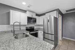 Photo #6: 6366379 Listing 