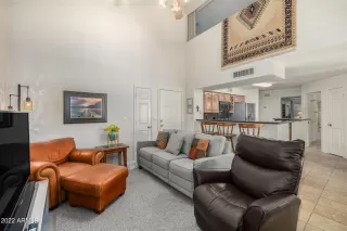 Photo #6: 6366905 Listing