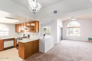 Photo #6: 6367106 Listing