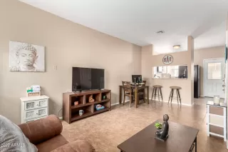 Photo #5: 6367150 Listing