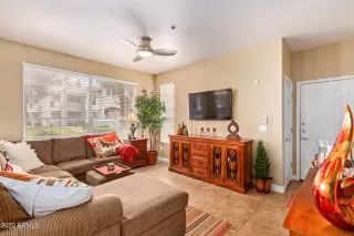 Photo #4: 6367155 Listing