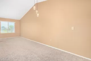 Photo #5: 6367439 Listing