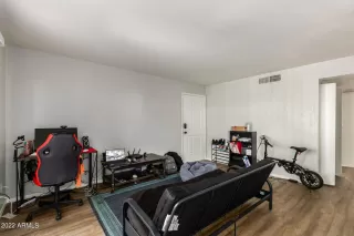 Photo #6: 6367577 Listing