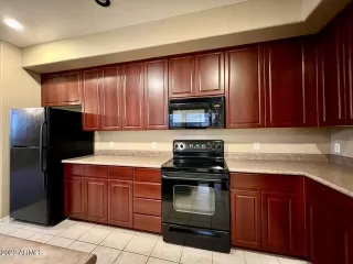 Photo #5: 6367706 Listing