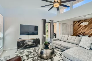 Photo #6: 6367979 Listing