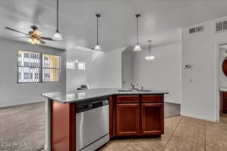 Photo #5: 6367994 Listing 