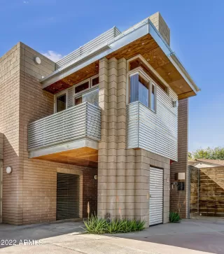More Details about MLS # 6368041 : 920 S ASH AVENUE