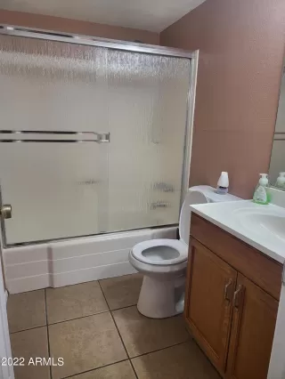 Photo #5: 6368142 Listing