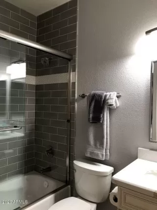 Photo #4: 6368549 Listing