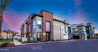 More Details about MLS # 6368705 : 145 E LEXINGTON AVENUE