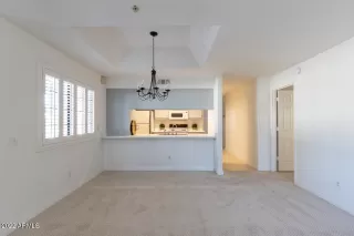 Photo #5: 6369547 Listing