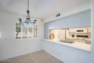 Photo #6: 6369547 Listing