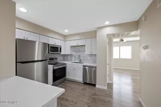 Photo #4: 6369706 Listing