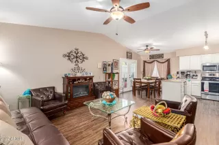 Photo #6: 6370428 Listing 