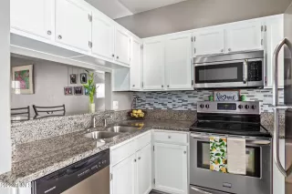 Photo #2: 6370583 Listing