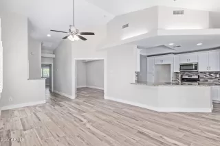 Photo #5: 6370587 Listing 