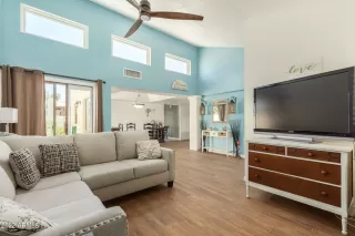 Photo #5: 6370682 Listing