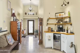 Photo #4: 6371601 Listing