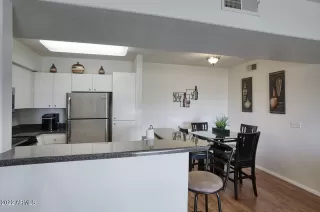 Photo #6: 6371782 Listing