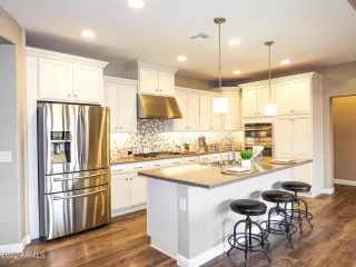 Photo #3: 6371840 Listing