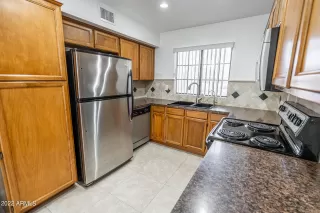 Photo #5: 6372872 Listing