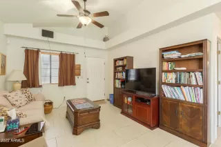 Photo #5: 6372942 Listing