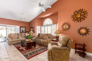 Photo #5: 6373056 Listing