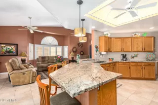 Photo #6: 6373056 Listing