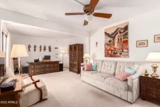 Photo #5: 6373316 Listing