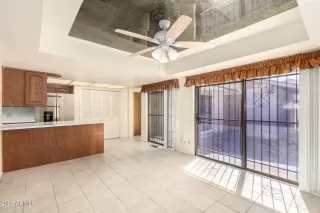 Photo #6: 6373352 Listing