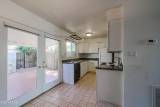 Photo #5: 6373580 Listing