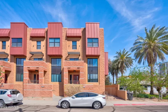 MLS: 6373588 Condo For Sale