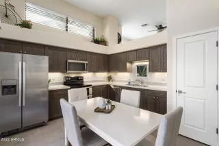 Photo #6: 6373588 Listing