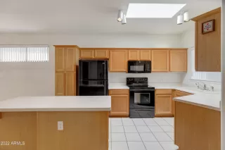 Photo #5: 6373704 Listing