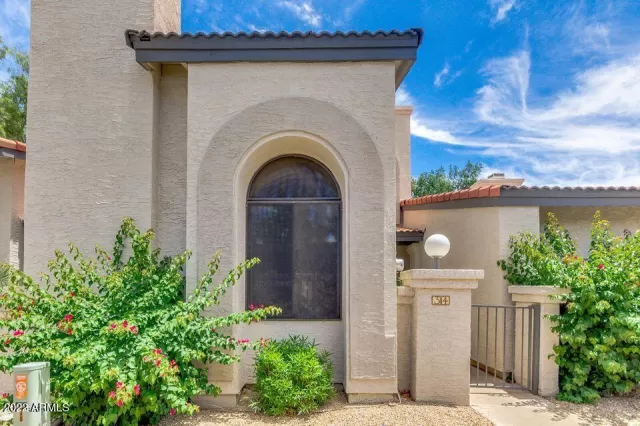 MLS: 6374113 Condo For Sale