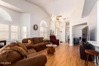 Photo #4: 6374191 Listing