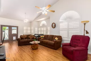 Photo #6: 6374191 Listing