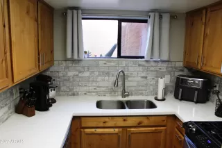 Photo #3: 6374207 Listing