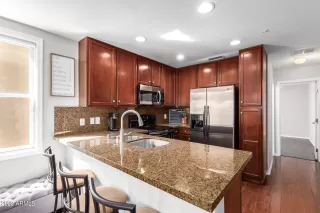 Photo #3: 6374405 Listing