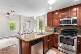 Photo #6: 6374405 Listing