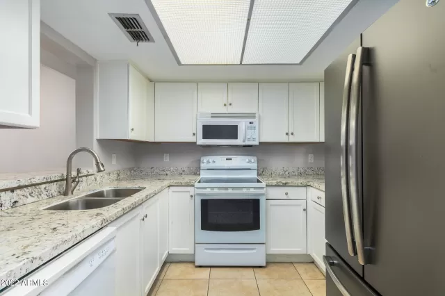 MLS: 6374430 Condo For Sale