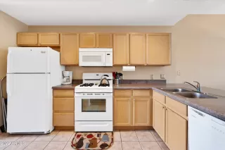 Photo #5: 6374570 Listing