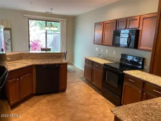 Photo #5: 6375157 Listing