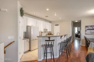 Photo #6: 6376577 Listing