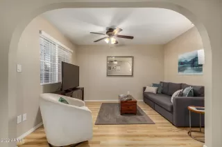 Photo #5: 6376972 Listing