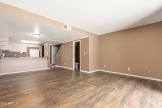 Photo #5: 6377450 Listing