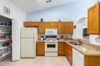 Photo #4: 6377629 Listing